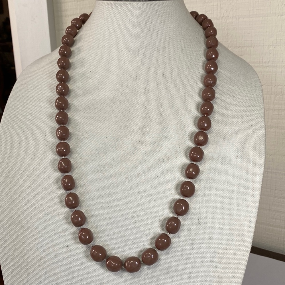 Vintage chocolate colored pinch style bead necklace